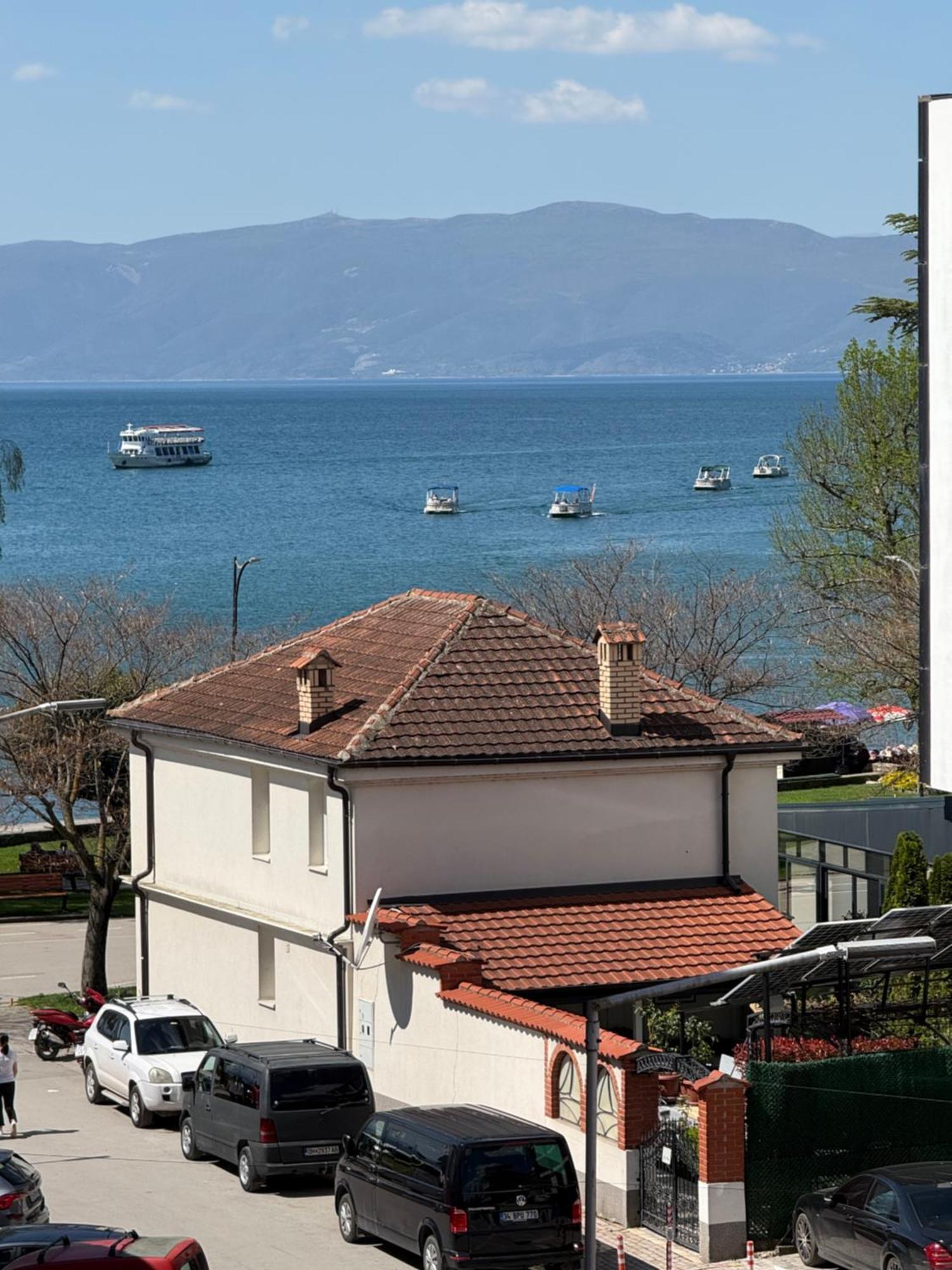 Exclusive Apartments With Lake View Ohrid Esterno foto