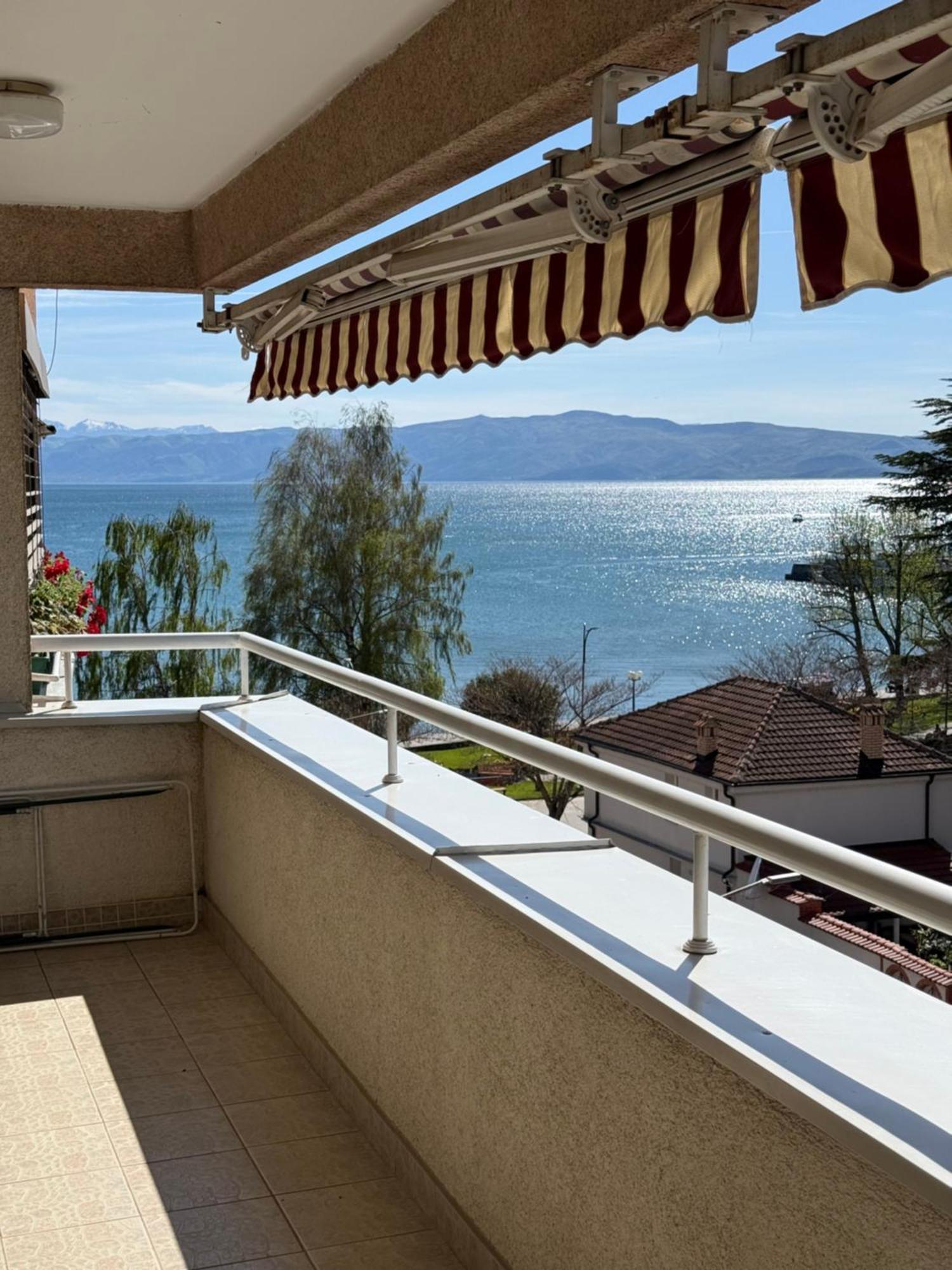 Exclusive Apartments With Lake View Ohrid Esterno foto